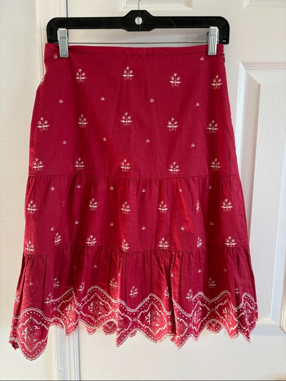 Ann Taylor Red Cotton A-Line Floral Embroidered Tiered Skirt Size 2 Petite